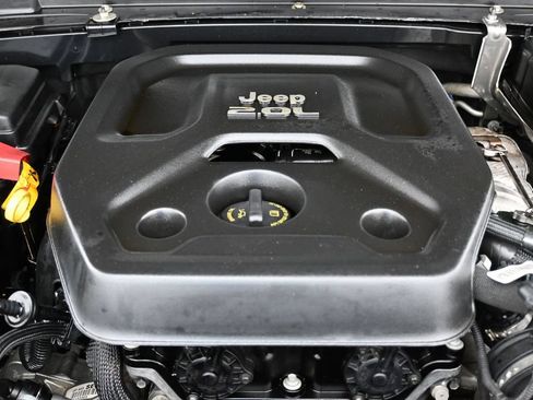 Used 2022 Jeep Wrangler Unlimited Rubicon 4xe AWD/4WD image 43