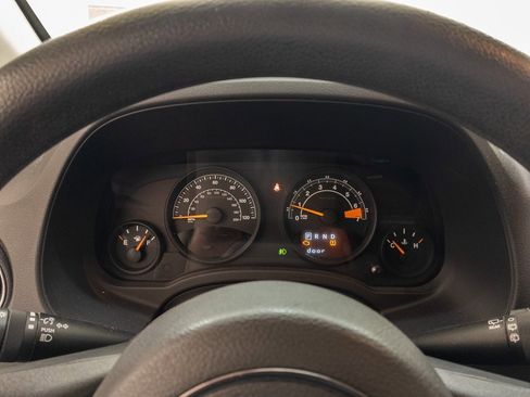 Used 2014 Jeep Compass Sport w/ Power Value Group image 14