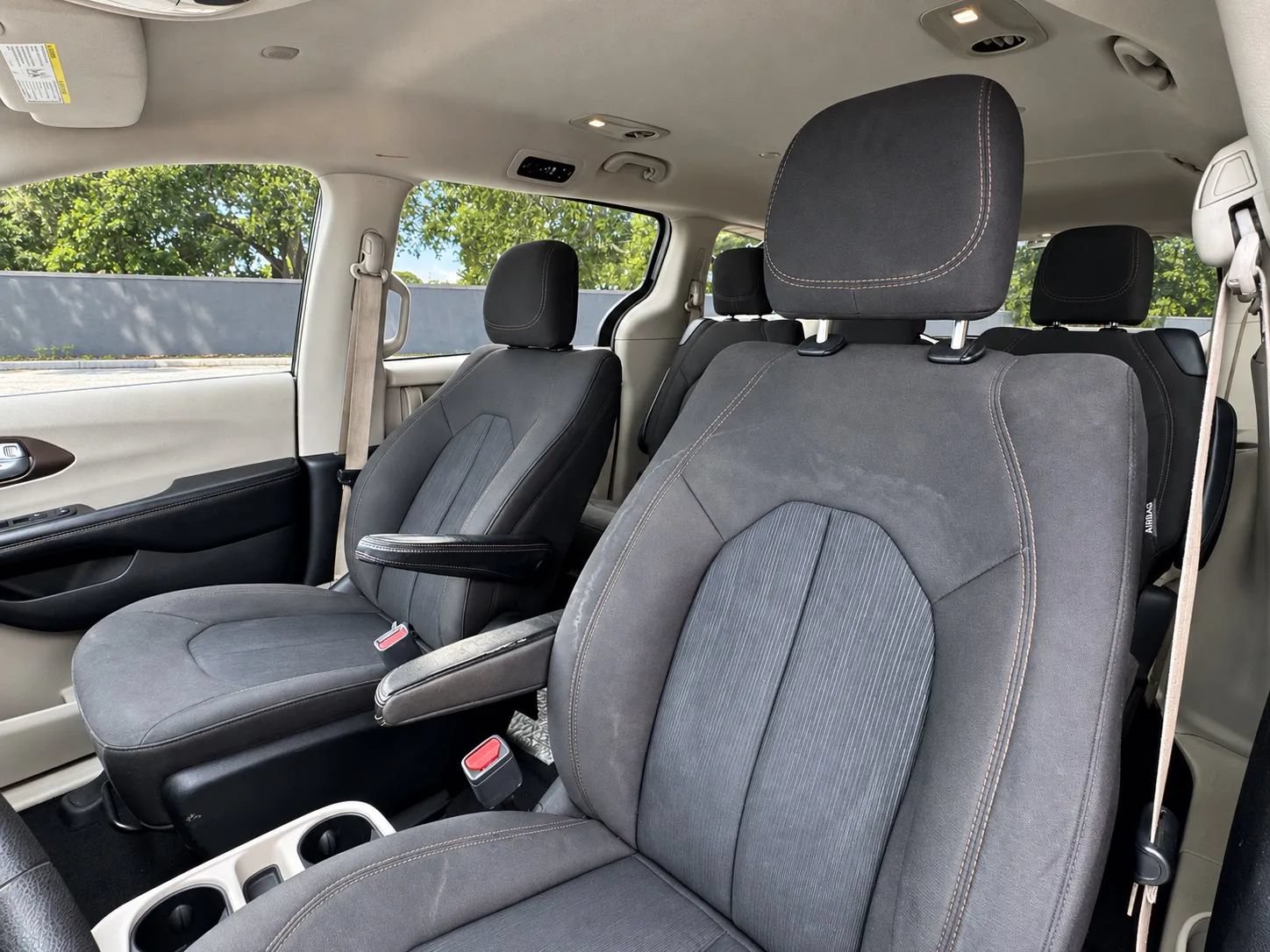 Used 2017 Chrysler Pacifica LX FWD image 16