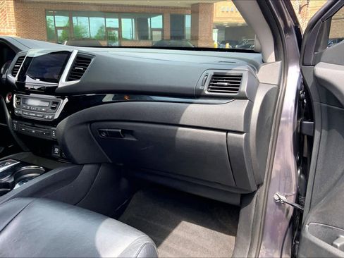 Used 2017 Honda Pilot Touring image 18