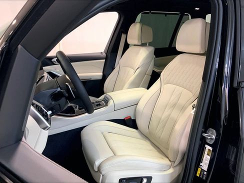 New 2026 BMW X5 xDrive50e w/ Executive Package image 9
