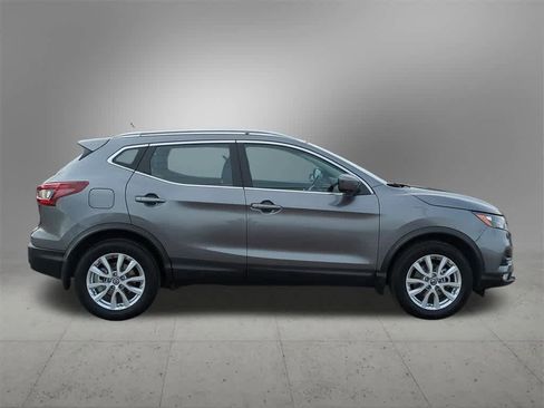 Used 2022 Nissan Rogue Sport SV w/ Technology Package image 7