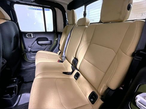Used 2021 Jeep Gladiator Sport image 21
