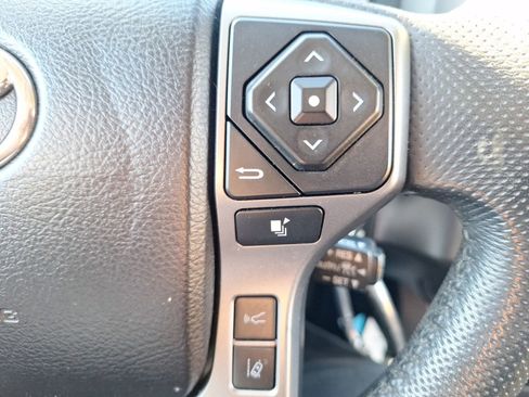 Used 2020 Toyota Tacoma SR5 image 23