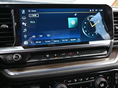 Used 2024 Chevrolet Silverado 2500 LT w/ Convenience Package image 24