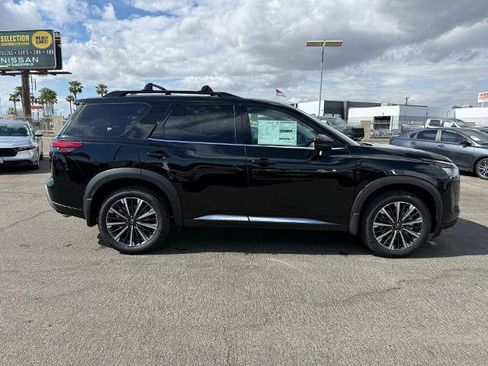 New 2026 Nissan Pathfinder Platinum w/ Accent Package AWD/4WD image 7