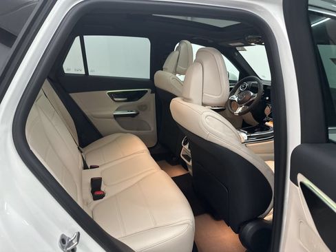 Used 2026 Mercedes-Benz GLC 300 4MATIC image 23