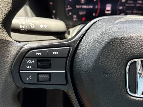Used 2025 Honda Accord LX image 17