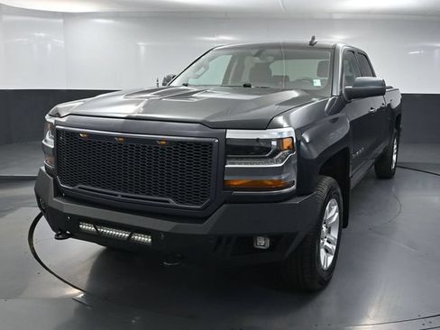 Used 2018 Chevrolet Silverado 1500 LT w/ All Star Edition AWD/4WD image 12