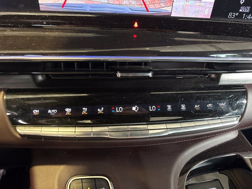 Used 2024 Cadillac Escalade Premium Luxury Platinum AWD/4WD image 21