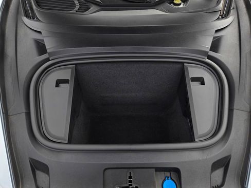 Used 2023 Porsche Taycan w/ Premium Package image 39