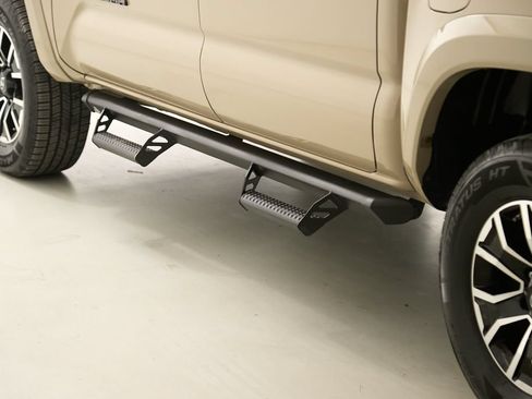 Used 2020 Toyota Tacoma TRD Sport AWD/4WD image 8