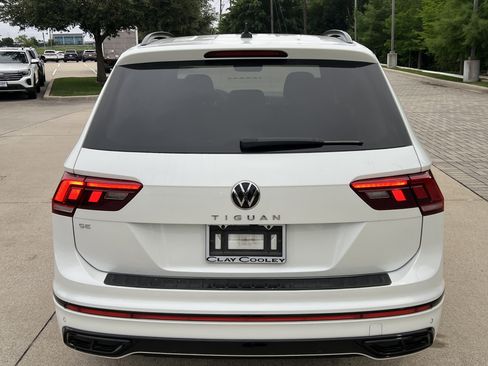 Used 2024 Volkswagen Tiguan SE R-Line image 9