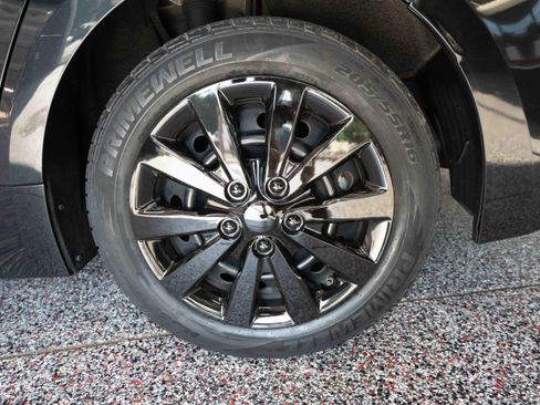 Used 2020 Toyota Corolla LE FWD image 28