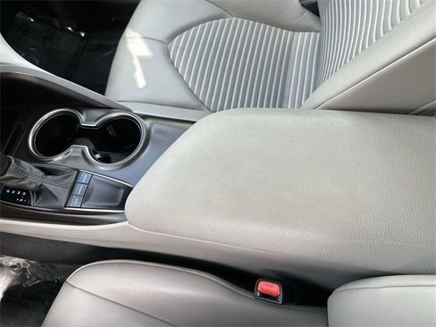 Used 2024 Toyota Camry SE image 24