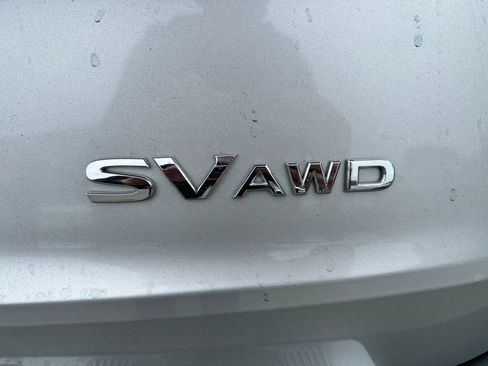 Used 2023 Nissan Rogue SV AWD/4WD image 17
