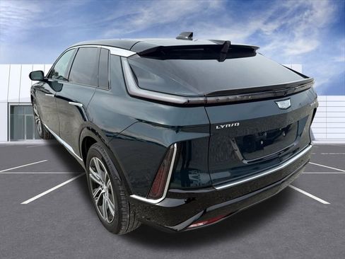 Certified 2025 Cadillac Lyriq Luxury w/ LPO, Floor Liner Package image 4