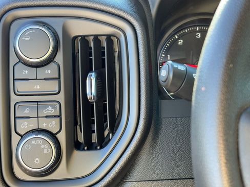 Used 2024 Chevrolet Silverado 2500 Custom w/ Custom Value Package image 29