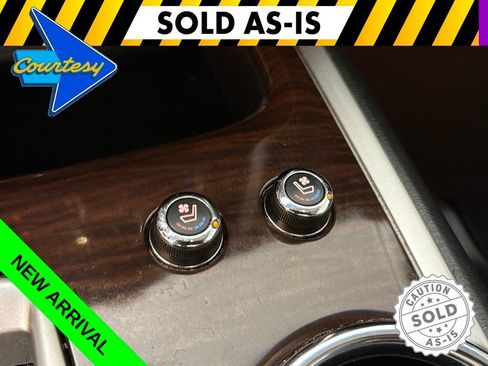 Used 2016 Nissan Pathfinder Platinum w/ Cargo Package FWD image 31