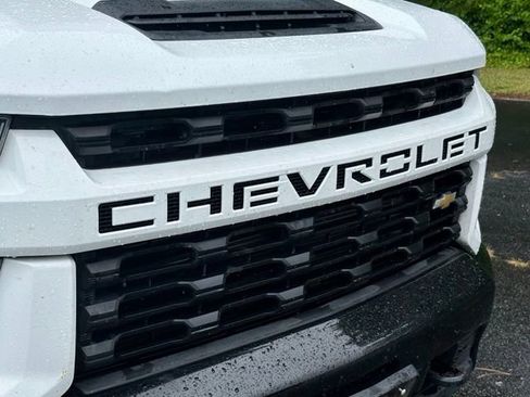 Used 2021 Chevrolet Silverado 2500 Custom w/ Custom Value Package AWD/4WD image 14