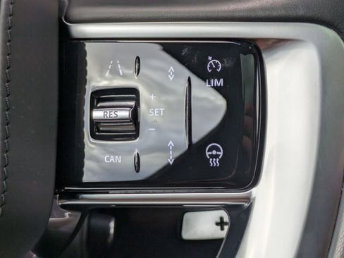 Certified 2023 Land Rover Range Rover SE image 17