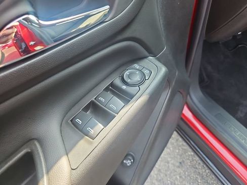 Used 2024 Chevrolet Equinox LT FWD image 12