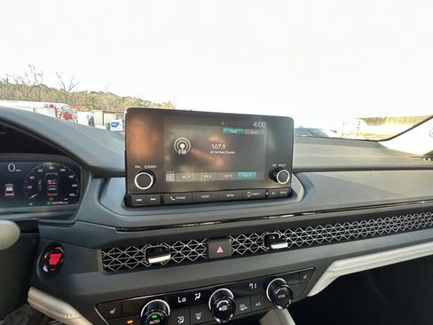 Used 2024 Honda Accord EX image 35