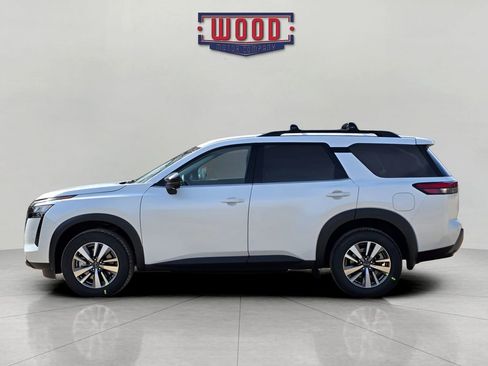 New 2026 Nissan Pathfinder SL image 4