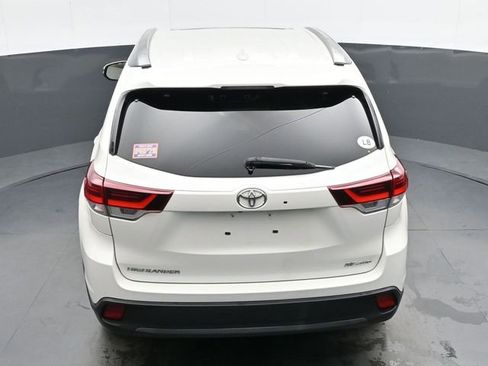 Used 2019 Toyota Highlander SE image 33