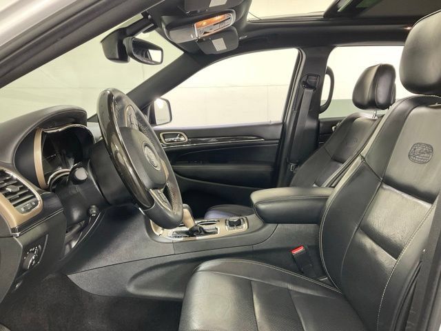 Used 2017 Jeep Grand Cherokee Overland AWD/4WD image 25