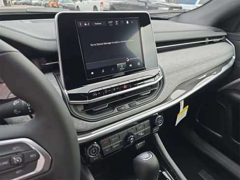 New 2026 Jeep Compass Latitude image 20