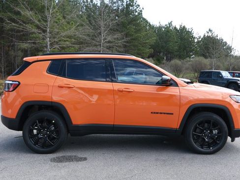 New 2026 Jeep Compass Latitude image 4