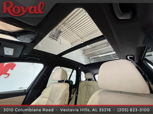 Used 2021 BMW X5 M50i image 24