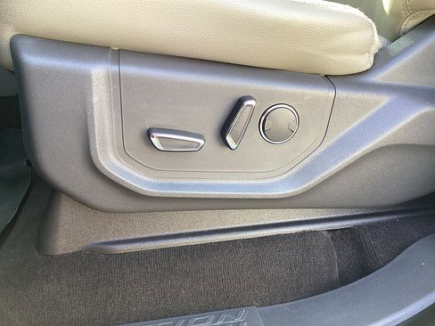 Used 2019 Ford Expedition XLT w/ Equipment Group 202A image 11