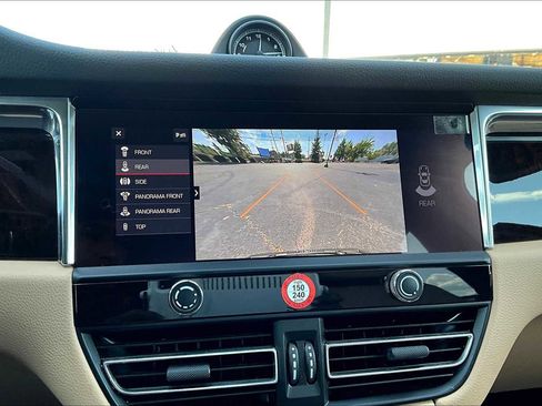 Used 2025 Porsche Macan image 51