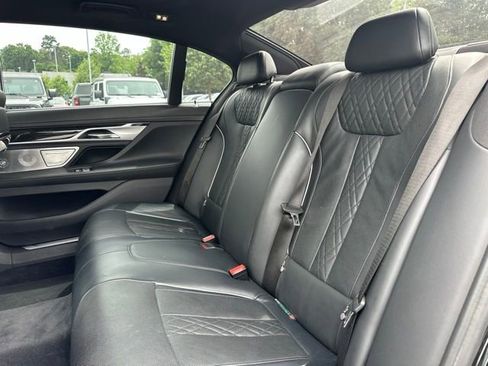 Used 2017 BMW 750i RWD image 15