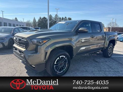 Certified 2025 Toyota Tacoma TRD Sport image 1