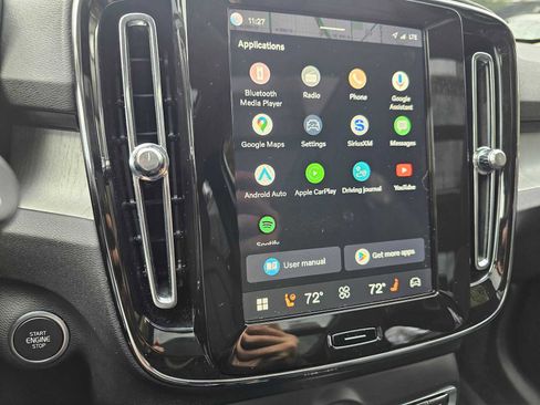 Certified 2025 Volvo XC40 B5 Plus w/ Protection Package Premier image 31