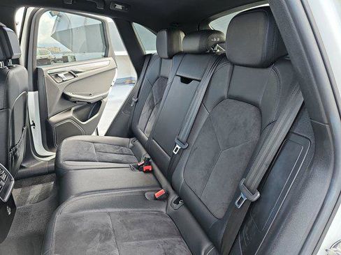 Used 2017 Porsche Macan image 14