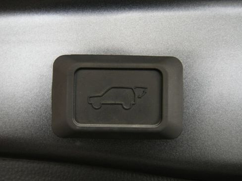 Used 2023 Toyota RAV4 SE w/ Weather & Moonroof Package AWD/4WD image 25