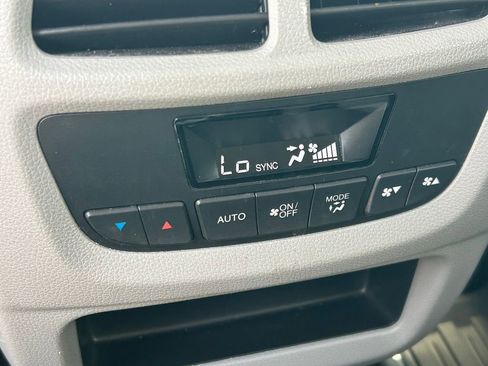 Used 2021 Honda Pilot EX image 21