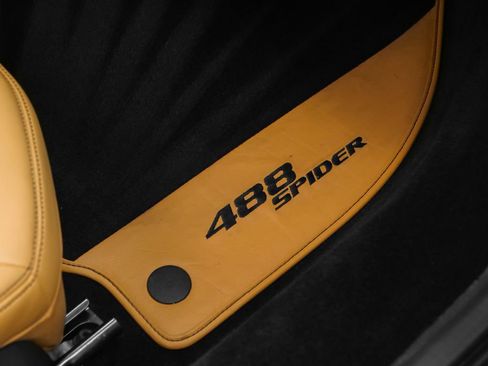 Used 2018 Ferrari 488 Spider RWD image 21