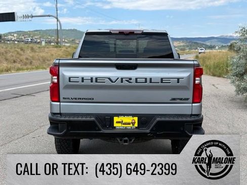 Used 2023 Chevrolet Silverado 1500 ZR2 w/ Technology Package AWD/4WD image 4