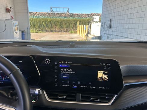 Used 2025 Chevrolet Equinox LT image 18