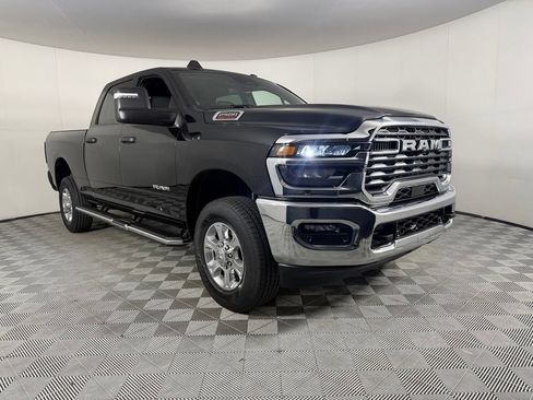 Used 2025 RAM 2500 Big Horn AWD/4WD image 4