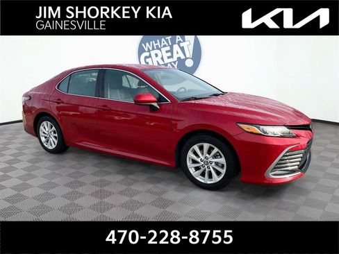 Used 2024 Toyota Camry LE image 1
