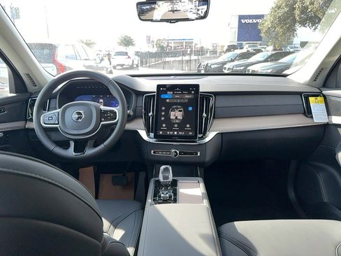 New 2026 Volvo XC90 T8 Plus image 18