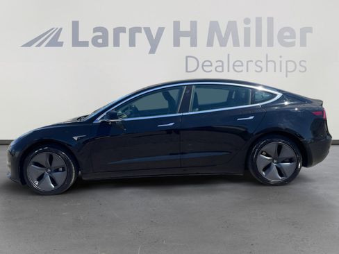 Used 2019 Tesla Model 3 Standard Range Plus image 2