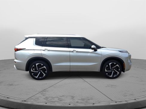 Used 2023 Mitsubishi Outlander SEL Black Edition image 8
