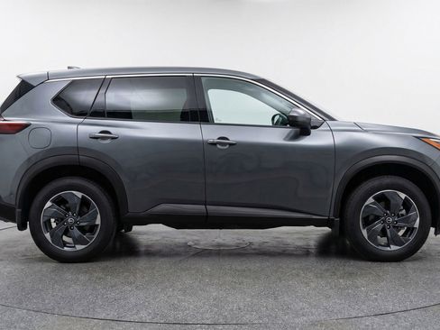 Used 2025 Nissan Rogue SV FWD image 11